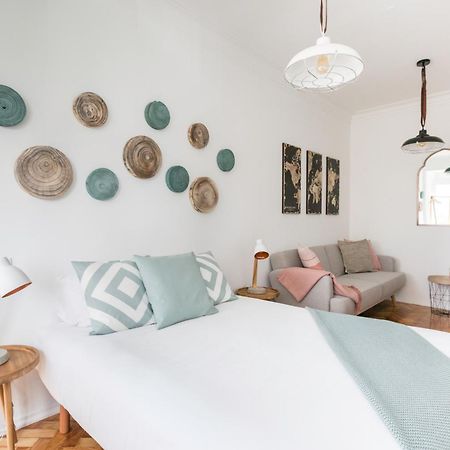 Stroll To Coffee Shops Near A Renovated Hillside Apartment In Graca Lisboa Eksteriør billede