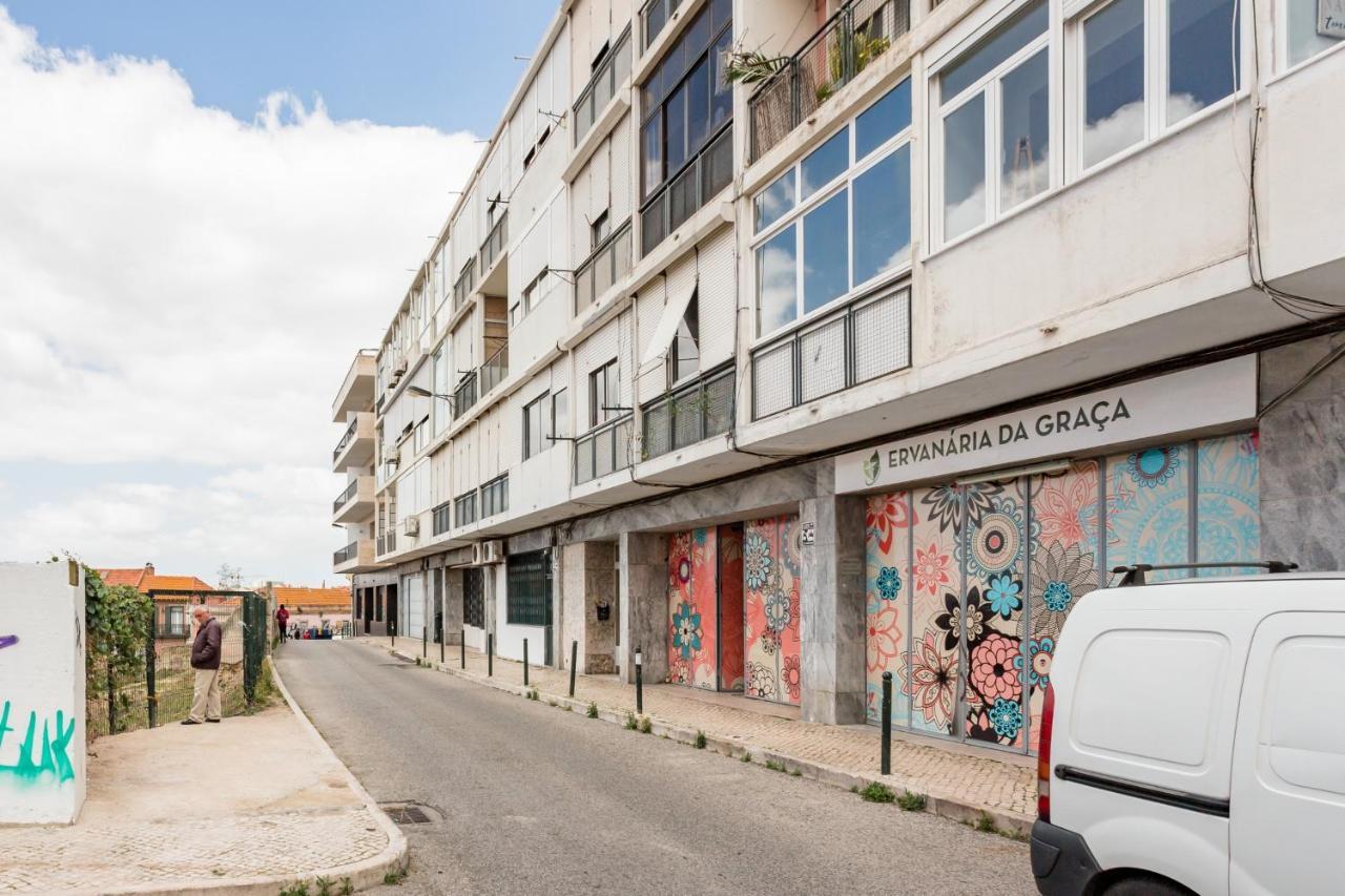 Stroll To Coffee Shops Near A Renovated Hillside Apartment In Graca Lisboa Eksteriør billede