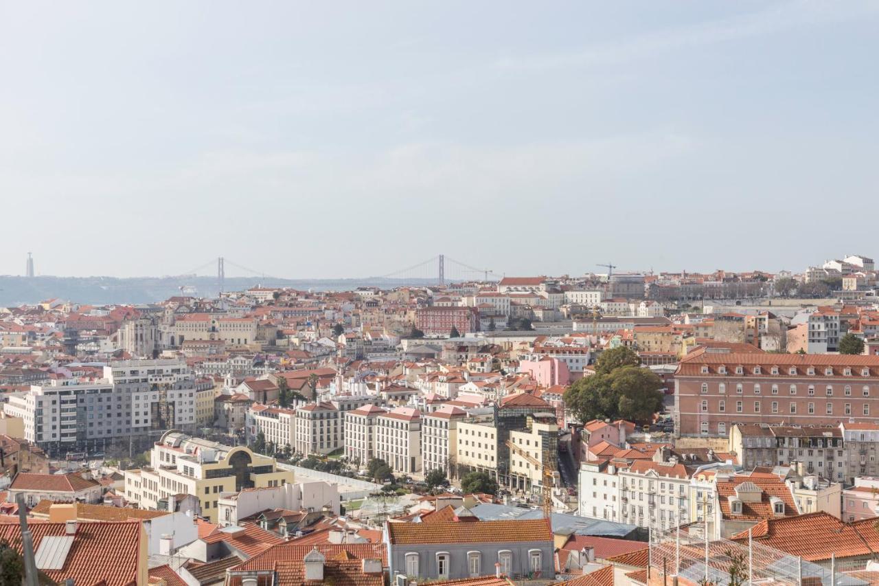 Stroll To Coffee Shops Near A Renovated Hillside Apartment In Graca Lisboa Eksteriør billede