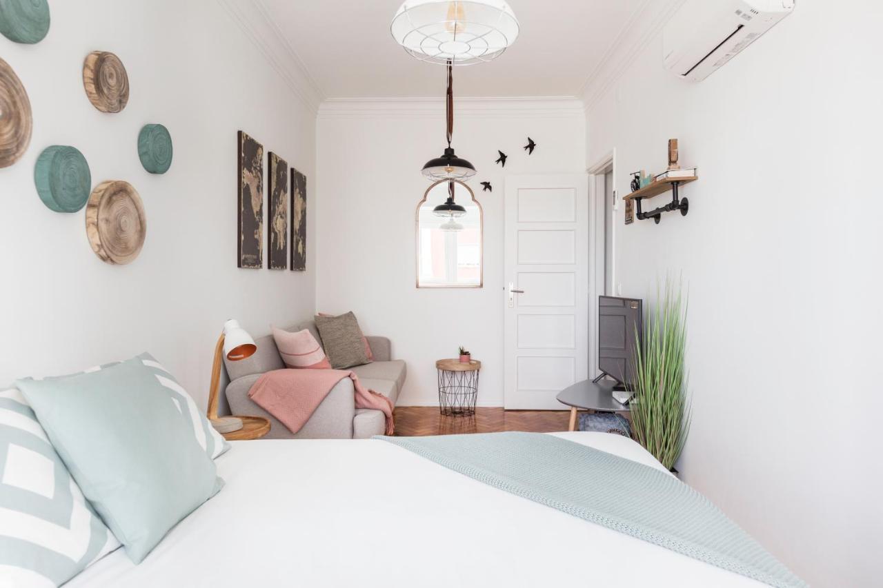 Stroll To Coffee Shops Near A Renovated Hillside Apartment In Graca Lisboa Eksteriør billede