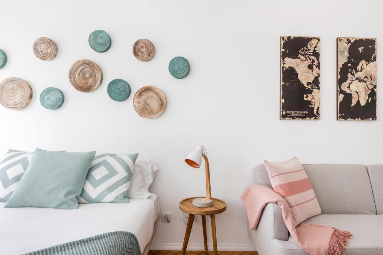 Stroll To Coffee Shops Near A Renovated Hillside Apartment In Graca Lisboa Eksteriør billede