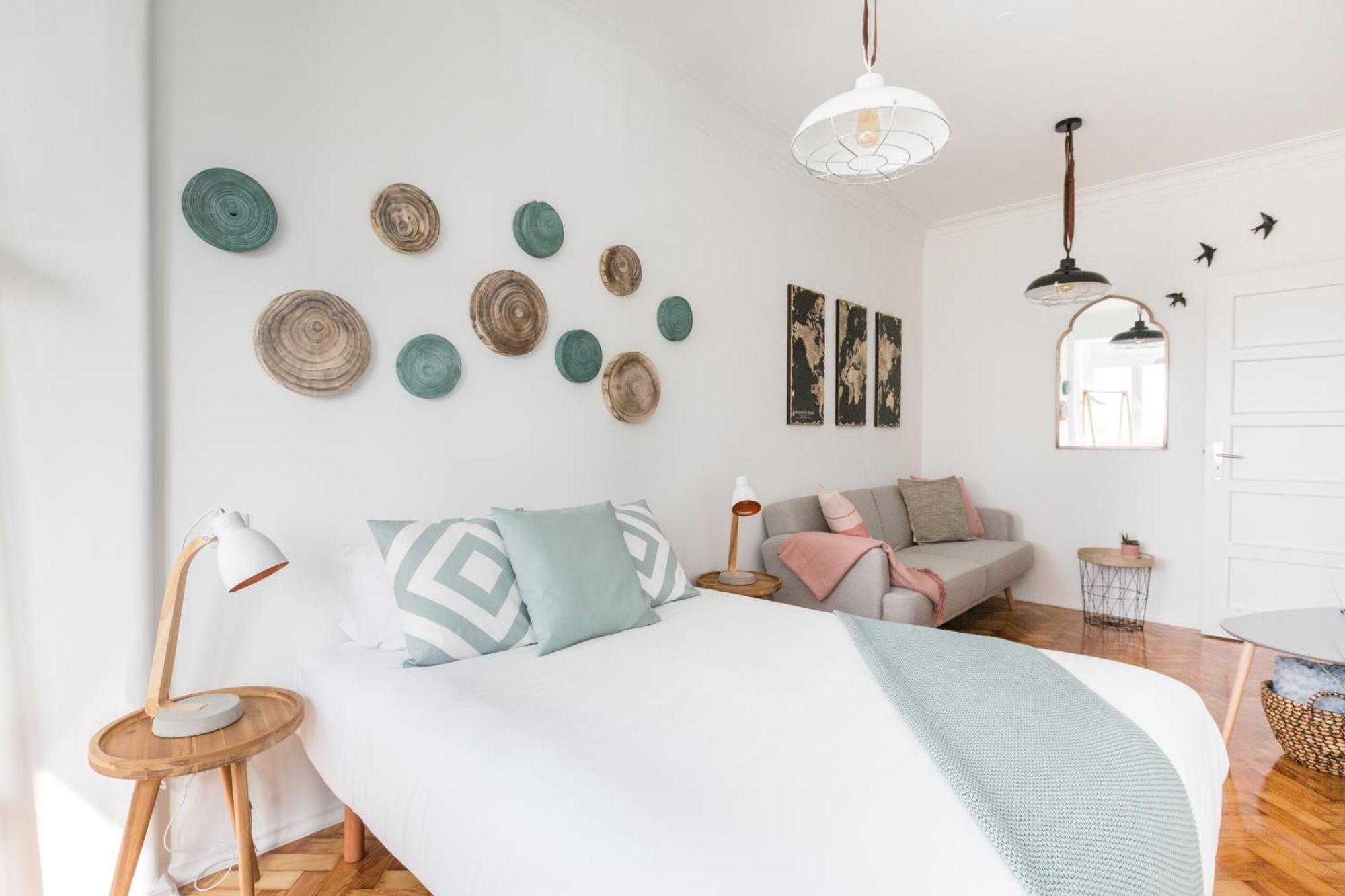 Stroll To Coffee Shops Near A Renovated Hillside Apartment In Graca Lisboa Eksteriør billede